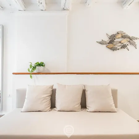Cosmopolitan Retreat Apartment Cagliari